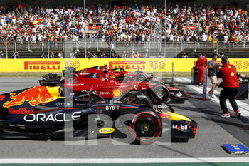 2022-05-21 - Parc fermé of qualifying during the Formula 1 Pirelli Grand Premio de Espana 2022, 6th round of the 2022 FIA Formula One World Championship, on the Circuit de Barcelona-Catalunya, from May 20 to 22, 2022 in Montmelo, Spain - FORMULA 1 PIRELLI GRAND PREMIO DE ESPANA 2022, 6TH ROUND OF THE 2022 FIA FORMULA ONE WORLD CHAMPIONSHIP - FORMULA 1 - MOTORS