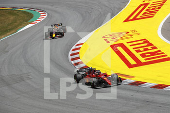 2022-05-22 - 16 LECLERC Charles (mco), Scuderia Ferrari F1-75, action 01 VERSTAPPEN Max (nld), Red Bull Racing RB18, action during the Formula 1 Pirelli Grand Premio de Espana 2022, 6th round of the 2022 FIA Formula One World Championship, on the Circuit de Barcelona-Catalunya, from May 20 to 22, 2022 in Montmelo, Spain - FORMULA 1 PIRELLI GRAND PREMIO DE ESPANA 2022, 6TH ROUND OF THE 2022 FIA FORMULA ONE WORLD CHAMPIONSHIP - FORMULA 1 - MOTORS