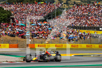 2022-05-22 - 11 PEREZ Sergio (mex), Red Bull Racing RB18, action during the Formula 1 Pirelli Grand Premio de Espana 2022, 6th round of the 2022 FIA Formula One World Championship, on the Circuit de Barcelona-Catalunya, from May 20 to 22, 2022 in Montmelo, Spain - FORMULA 1 PIRELLI GRAND PREMIO DE ESPANA 2022, 6TH ROUND OF THE 2022 FIA FORMULA ONE WORLD CHAMPIONSHIP - FORMULA 1 - MOTORS