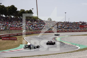 2022-05-22 - spectators, fans during the Formula 1 Pirelli Grand Premio de Espana 2022, 6th round of the 2022 FIA Formula One World Championship, on the Circuit de Barcelona-Catalunya, from May 20 to 22, 2022 in Montmelo, Spain - FORMULA 1 PIRELLI GRAND PREMIO DE ESPANA 2022, 6TH ROUND OF THE 2022 FIA FORMULA ONE WORLD CHAMPIONSHIP - FORMULA 1 - MOTORS