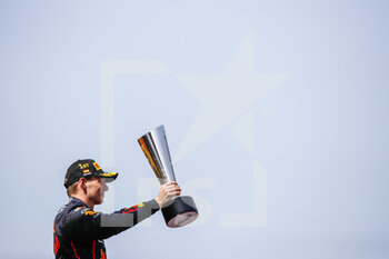 2022-05-22 - VERSTAPPEN Max (ned), Red Bull Racing RB18, portrait celebration victory podium during the Formula 1 Pirelli Grand Premio de Espana 2022, 6th round of the 2022 FIA Formula One World Championship, on the Circuit de Barcelona-Catalunya, from May 20 to 22, 2022 in Montmelo, Spain - FORMULA 1 PIRELLI GRAND PREMIO DE ESPANA 2022, 6TH ROUND OF THE 2022 FIA FORMULA ONE WORLD CHAMPIONSHIP - FORMULA 1 - MOTORS