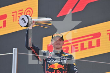 2022-05-22 - VERSTAPPEN Max (ned), Red Bull Racing RB18, portrait podium during the Formula 1 Pirelli Grand Premio de Espana 2022, 6th round of the 2022 FIA Formula One World Championship, on the Circuit de Barcelona-Catalunya, from May 20 to 22, 2022 in Montmelo, Spain - FORMULA 1 PIRELLI GRAND PREMIO DE ESPANA 2022, 6TH ROUND OF THE 2022 FIA FORMULA ONE WORLD CHAMPIONSHIP - FORMULA 1 - MOTORS