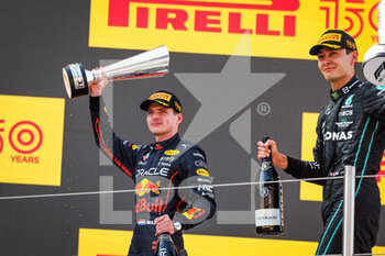 2022-05-22 - Podium: VERSTAPPEN Max (ned), Red Bull Racing RB18, RUSSELL George (gbr), Mercedes AMG F1 Team W13, portrait during the Formula 1 Pirelli Grand Premio de Espana 2022, 6th round of the 2022 FIA Formula One World Championship, on the Circuit de Barcelona-Catalunya, from May 20 to 22, 2022 in Montmelo, Spain - FORMULA 1 PIRELLI GRAND PREMIO DE ESPANA 2022, 6TH ROUND OF THE 2022 FIA FORMULA ONE WORLD CHAMPIONSHIP - FORMULA 1 - MOTORS