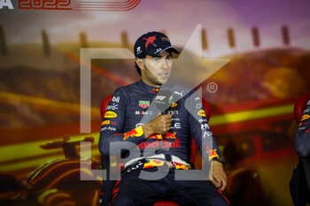 2022-05-22 - PEREZ Sergio (mex), Red Bull Racing RB18, portrait during the FIA presse conference after the Formula 1 Pirelli Grand Premio de Espana 2022, 6th round of the 2022 FIA Formula One World Championship, on the Circuit de Barcelona-Catalunya, from May 20 to 22, 2022 in Montmelo, Spain - FORMULA 1 PIRELLI GRAND PREMIO DE ESPANA 2022, 6TH ROUND OF THE 2022 FIA FORMULA ONE WORLD CHAMPIONSHIP - FORMULA 1 - MOTORS