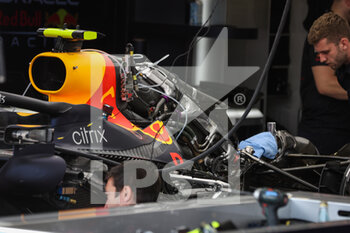 2022-05-26 - Red Bull Racing Honda RB18, mechanical detail engine, moteur, during the Formula 1 Grand Prix de Monaco 2022, 7th round of the 2022 FIA Formula One World Championship, on the Circuit de Monaco, from May 27 to 29, 2022 in Monte-Carlo, Monaco - F1 - MONACO GRAND PRIX 2022 - FORMULA 1 - MOTORS