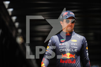 2022-05-27 - PEREZ Sergio (mex), Red Bull Racing RB18, portrait during the Formula 1 Grand Prix de Monaco 2022, 7th round of the 2022 FIA Formula One World Championship, on the Circuit de Monaco, from May 27 to 29, 2022 in Monte-Carlo, Monaco - F1 - MONACO GRAND PRIX 2022 - FORMULA 1 - MOTORS