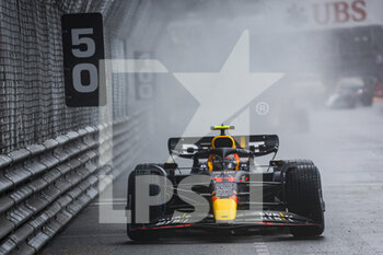 2022-05-29 - 11 PEREZ Sergio (mex), Red Bull Racing RB18, action during the Formula 1 Grand Prix de Monaco 2022, 7th round of the 2022 FIA Formula One World Championship, on the Circuit de Monaco, from May 27 to 29, 2022 in Monte-Carlo, Monaco - F1 - MONACO GRAND PRIX 2022 - RACE - FORMULA 1 - MOTORS