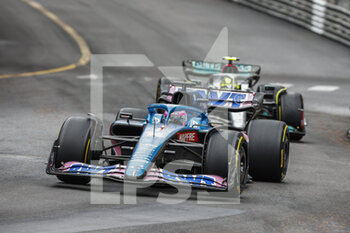 2022-05-29 - 14 ALONSO Fernando (spa), Alpine F1 Team A522, action 44 HAMILTON Lewis (gbr), Mercedes AMG F1 Team W13, action during the Formula 1 Grand Prix de Monaco 2022, 7th round of the 2022 FIA Formula One World Championship, on the Circuit de Monaco, from May 27 to 29, 2022 in Monte-Carlo, Monaco - F1 - MONACO GRAND PRIX 2022 - RACE - FORMULA 1 - MOTORS