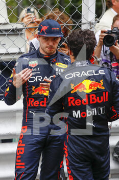 2022-05-29 - VERSTAPPEN Max (ned), Red Bull Racing RB18, portrait PEREZ Sergio (mex), Red Bull Racing RB18, portrait during the Formula 1 Grand Prix de Monaco 2022, 7th round of the 2022 FIA Formula One World Championship, on the Circuit de Monaco, from May 27 to 29, 2022 in Monte-Carlo, Monaco - F1 - MONACO GRAND PRIX 2022 - RACE - FORMULA 1 - MOTORS