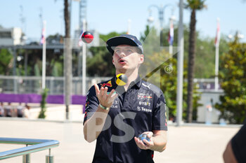 2022-06-09 - VERSTAPPEN Max (ned), Red Bull Racing RB18, portrait during the Formula 1 Azerbaijan Grand Prix 2022, 8th round of the 2022 FIA Formula One World Championship, on the Baku City Circuit, from June 10 to 12, 2022 in Baku, Azerbaijan - F1 - AZERBAIJAN GRAND PRIX 2022 - FORMULA 1 - MOTORS