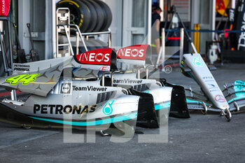 2022-06-09 - Mercedes AMG F1 Team W13, mechanical detail of engine covers and sidepods during the Formula 1 Azerbaijan Grand Prix 2022, 8th round of the 2022 FIA Formula One World Championship, on the Baku City Circuit, from June 10 to 12, 2022 in Baku, Azerbaijan - F1 - AZERBAIJAN GRAND PRIX 2022 - FORMULA 1 - MOTORS