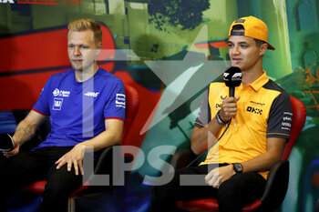 2022-06-10 - Kevin Magnussen, Haas F1 Team and Lando Norris, McLaren during the drivers press conference during the Formula 1 Azerbaijan Grand Prix 2022, 8th round of the 2022 FIA Formula One World Championship, on the Baku City Circuit, from June 10 to 12, 2022 in Baku, Azerbaijan - F1 - AZERBAIJAN GRAND PRIX 2022 - FORMULA 1 - MOTORS