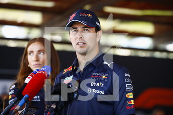 2022-06-10 - PEREZ Sergio (mex), Red Bull Racing RB18, portrait during the Formula 1 Azerbaijan Grand Prix 2022, 8th round of the 2022 FIA Formula One World Championship, on the Baku City Circuit, from June 10 to 12, 2022 in Baku, Azerbaijan - F1 - AZERBAIJAN GRAND PRIX 2022 - FORMULA 1 - MOTORS