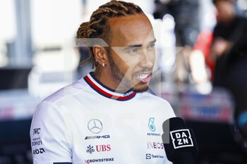 2022-06-10 - HAMILTON Lewis (gbr), Mercedes AMG F1 Team W13, portrait during the Formula 1 Azerbaijan Grand Prix 2022, 8th round of the 2022 FIA Formula One World Championship, on the Baku City Circuit, from June 10 to 12, 2022 in Baku, Azerbaijan - F1 - AZERBAIJAN GRAND PRIX 2022 - FORMULA 1 - MOTORS