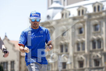 2022-06-10 - ALONSO Fernando (spa), Alpine F1 Team A522, portrait during the Formula 1 Azerbaijan Grand Prix 2022, 8th round of the 2022 FIA Formula One World Championship, on the Baku City Circuit, from June 10 to 12, 2022 in Baku, Azerbaijan - F1 - AZERBAIJAN GRAND PRIX 2022 - FORMULA 1 - MOTORS
