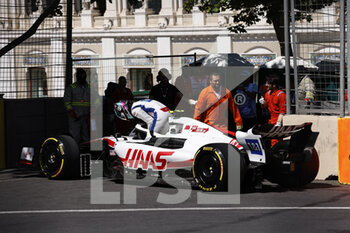 2022-06-10 - 47 SCHUMACHER Mick (ger), Haas F1 Team VF-22 Ferrari, action during the Formula 1 Azerbaijan Grand Prix 2022, 8th round of the 2022 FIA Formula One World Championship, on the Baku City Circuit, from June 10 to 12, 2022 in Baku, Azerbaijan - F1 - AZERBAIJAN GRAND PRIX 2022 - FORMULA 1 - MOTORS