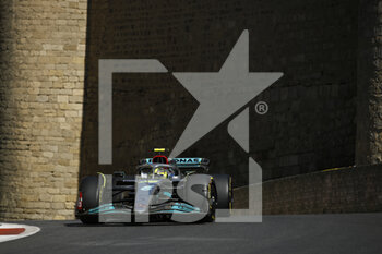 2022-06-10 - 44 HAMILTON Lewis (gbr), Mercedes AMG F1 Team W13, action during the Formula 1 Azerbaijan Grand Prix 2022, 8th round of the 2022 FIA Formula One World Championship, on the Baku City Circuit, from June 10 to 12, 2022 in Baku, Azerbaijan - F1 - AZERBAIJAN GRAND PRIX 2022 - FORMULA 1 - MOTORS