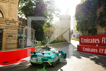 2022-06-10 - FIA Safety Car Aston Martin in action during the Formula 1 Azerbaijan Grand Prix 2022, 8th round of the 2022 FIA Formula One World Championship, on the Baku City Circuit, from June 10 to 12, 2022 in Baku, Azerbaijan - F1 - AZERBAIJAN GRAND PRIX 2022 - FORMULA 1 - MOTORS