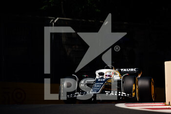 2022-06-11 - 10 GASLY Pierre (fra), Scuderia AlphaTauri AT03, action during the Formula 1 Azerbaijan Grand Prix 2022, 8th round of the 2022 FIA Formula One World Championship, on the Baku City Circuit, from June 10 to 12, 2022 in Baku, Azerbaijan - F1 - AZERBAIJAN GRAND PRIX 2022 - FORMULA 1 - MOTORS