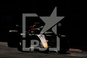 2022-06-11 - 11 PEREZ Sergio (mex), Red Bull Racing RB18, action during the Formula 1 Azerbaijan Grand Prix 2022, 8th round of the 2022 FIA Formula One World Championship, on the Baku City Circuit, from June 10 to 12, 2022 in Baku, Azerbaijan - F1 - AZERBAIJAN GRAND PRIX 2022 - FORMULA 1 - MOTORS
