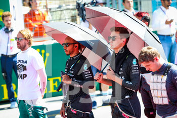 2022-06-12 - RUSSELL George (gbr), Mercedes AMG F1 Team W13, HAMILTON Lewis (gbr), Mercedes AMG F1 Team W13, portrait during the Formula 1 Azerbaijan Grand Prix 2022, 8th round of the 2022 FIA Formula One World Championship, on the Baku City Circuit, from June 10 to 12, 2022 in Baku, Azerbaijan - F1 - AZERBAIJAN GRAND PRIX 2022 - RACE - FORMULA 1 - MOTORS