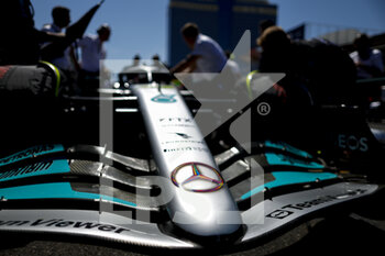 2022-06-12 - Mercedes AMG F1 Team W13, mechanical detail of front wing during the Formula 1 Azerbaijan Grand Prix 2022, 8th round of the 2022 FIA Formula One World Championship, on the Baku City Circuit, from June 10 to 12, 2022 in Baku, Azerbaijan - F1 - AZERBAIJAN GRAND PRIX 2022 - RACE - FORMULA 1 - MOTORS