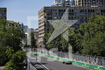 2022-06-12 - 10 GASLY Pierre (fra), Scuderia AlphaTauri AT03, action 44 HAMILTON Lewis (gbr), Mercedes AMG F1 Team W13, action during the Formula 1 Azerbaijan Grand Prix 2022, 8th round of the 2022 FIA Formula One World Championship, on the Baku City Circuit, from June 10 to 12, 2022 in Baku, Azerbaijan - F1 - AZERBAIJAN GRAND PRIX 2022 - RACE - FORMULA 1 - MOTORS