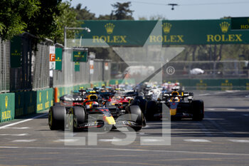 2022-06-12 - 11 PEREZ Sergio (mex), Red Bull Racing RB18, 01 VERSTAPPEN Max (nld), Red Bull Racing RB18, action during the Formula 1 Azerbaijan Grand Prix 2022, 8th round of the 2022 FIA Formula One World Championship, on the Baku City Circuit, from June 10 to 12, 2022 in Baku, Azerbaijan - F1 - AZERBAIJAN GRAND PRIX 2022 - RACE - FORMULA 1 - MOTORS
