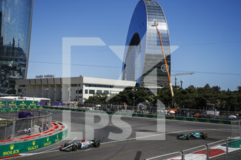 2022-06-12 - 44 HAMILTON Lewis (gbr), Mercedes AMG F1 Team W13, action 05 VETTEL Sebastian (ger), Aston Martin F1 Team AMR22, action during the Formula 1 Azerbaijan Grand Prix 2022, 8th round of the 2022 FIA Formula One World Championship, on the Baku City Circuit, from June 10 to 12, 2022 in Baku, Azerbaijan - F1 - AZERBAIJAN GRAND PRIX 2022 - RACE - FORMULA 1 - MOTORS
