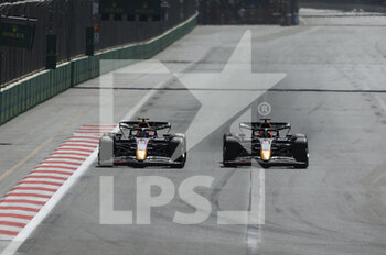 2022-06-12 - 01 VERSTAPPEN Max (nld), Red Bull Racing RB18, action 11 PEREZ Sergio (mex), Red Bull Racing RB18, action during the Formula 1 Azerbaijan Grand Prix 2022, 8th round of the 2022 FIA Formula One World Championship, on the Baku City Circuit, from June 10 to 12, 2022 in Baku, Azerbaijan - F1 - AZERBAIJAN GRAND PRIX 2022 - RACE - FORMULA 1 - MOTORS