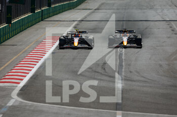 2022-06-12 - 01 VERSTAPPEN Max (nld), Red Bull Racing RB18, 11 PEREZ Sergio (mex), Red Bull Racing RB18, action during the Formula 1 Azerbaijan Grand Prix 2022, 8th round of the 2022 FIA Formula One World Championship, on the Baku City Circuit, from June 10 to 12, 2022 in Baku, Azerbaijan - F1 - AZERBAIJAN GRAND PRIX 2022 - RACE - FORMULA 1 - MOTORS