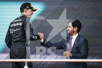 2022-06-12 - RUSSELL George (gbr), Mercedes AMG F1 Team W13, portrait BEN SULAYEM Mohammed (uae), President of the FIA, portrait podium during the Formula 1 Azerbaijan Grand Prix 2022, 8th round of the 2022 FIA Formula One World Championship, on the Baku City Circuit, from June 10 to 12, 2022 in Baku, Azerbaijan - F1 - AZERBAIJAN GRAND PRIX 2022 - RACE - FORMULA 1 - MOTORS