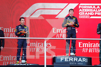 2022-06-12 - VERSTAPPEN Max (ned), Red Bull Racing RB18, PEREZ Sergio (mex), Red Bull Racing RB18, portrait podium during the Formula 1 Azerbaijan Grand Prix 2022, 8th round of the 2022 FIA Formula One World Championship, on the Baku City Circuit, from June 10 to 12, 2022 in Baku, Azerbaijan - F1 - AZERBAIJAN GRAND PRIX 2022 - RACE - FORMULA 1 - MOTORS