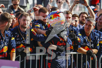 2022-06-12 - PEREZ Sergio (mex), Red Bull Racing RB18, portrait celebration during the Formula 1 Azerbaijan Grand Prix 2022, 8th round of the 2022 FIA Formula One World Championship, on the Baku City Circuit, from June 10 to 12, 2022 in Baku, Azerbaijan - F1 - AZERBAIJAN GRAND PRIX 2022 - RACE - FORMULA 1 - MOTORS