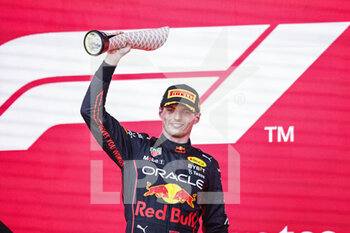 2022-06-12 - VERSTAPPEN Max (ned), Red Bull Racing RB18, portrait celebration podium during the Formula 1 Azerbaijan Grand Prix 2022, 8th round of the 2022 FIA Formula One World Championship, on the Baku City Circuit, from June 10 to 12, 2022 in Baku, Azerbaijan - F1 - AZERBAIJAN GRAND PRIX 2022 - RACE - FORMULA 1 - MOTORS
