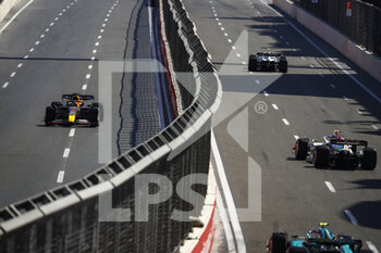 2022-06-12 - 01 VERSTAPPEN Max (nld), Red Bull Racing RB18, action during the Formula 1 Azerbaijan Grand Prix 2022, 8th round of the 2022 FIA Formula One World Championship, on the Baku City Circuit, from June 10 to 12, 2022 in Baku, Azerbaijan - F1 - AZERBAIJAN GRAND PRIX 2022 - RACE - FORMULA 1 - MOTORS