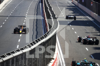 2022-06-12 - 01 VERSTAPPEN Max (nld), Red Bull Racing RB18, action during the Formula 1 Azerbaijan Grand Prix 2022, 8th round of the 2022 FIA Formula One World Championship, on the Baku City Circuit, from June 10 to 12, 2022 in Baku, Azerbaijan - F1 - AZERBAIJAN GRAND PRIX 2022 - RACE - FORMULA 1 - MOTORS