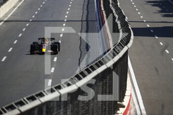 2022-06-12 - 11 PEREZ Sergio (mex), Red Bull Racing RB18, action during the Formula 1 Azerbaijan Grand Prix 2022, 8th round of the 2022 FIA Formula One World Championship, on the Baku City Circuit, from June 10 to 12, 2022 in Baku, Azerbaijan - F1 - AZERBAIJAN GRAND PRIX 2022 - RACE - FORMULA 1 - MOTORS