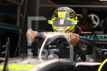 2022-06-16 - HAMILTON Lewis (gbr), Mercedes AMG F1 Team W13, portrait garage, box, during the Formula 1 AWS Grand Prix du Canada 2022, 9th round of the 2022 FIA Formula One World Championship, on the Circuit Gilles Villeneuve, from June 17 to 19, 2022 in Montreal, Canada - F1 - CANADIAN GRAND PRIX 2022 - FORMULA 1 - MOTORS