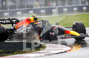 2022-06-16 - 11 PEREZ Sergio (mex), Red Bull Racing RB18, action during the Formula 1 AWS Grand Prix du Canada 2022, 9th round of the 2022 FIA Formula One World Championship, on the Circuit Gilles Villeneuve, from June 17 to 19, 2022 in Montreal, Canada - F1 - CANADIAN GRAND PRIX 2022 - FORMULA 1 - MOTORS