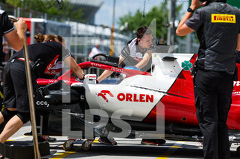 2022-06-17 - BOTTAS Valtteri (fin), Alfa Romeo F1 Team ORLEN C42, action pitlane during the Formula 1 AWS Grand Prix du Canada 2022, 9th round of the 2022 FIA Formula One World Championship, on the Circuit Gilles Villeneuve, from June 17 to 19, 2022 in Montreal, Canada - F1 - CANADIAN GRAND PRIX 2022 - FORMULA 1 - MOTORS