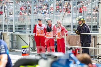2022-06-17 - FIA volunteer marshal during the Formula 1 AWS Grand Prix du Canada 2022, 9th round of the 2022 FIA Formula One World Championship, on the Circuit Gilles Villeneuve, from June 17 to 19, 2022 in Montreal, Canada - F1 - CANADIAN GRAND PRIX 2022 - FORMULA 1 - MOTORS