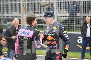 2022-06-18 - ALONSO Fernando (spa), Alpine F1 Team A522, VERSTAPPEN Max (ned), Red Bull Racing RB18, portrait during the Formula 1 AWS Grand Prix du Canada 2022, 9th round of the 2022 FIA Formula One World Championship, on the Circuit Gilles Villeneuve, from June 17 to 19, 2022 in Montreal, Canada - F1 - CANADIAN GRAND PRIX 2022 - FORMULA 1 - MOTORS