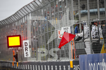 2022-06-18 - red flag, drapeau during the Formula 1 AWS Grand Prix du Canada 2022, 9th round of the 2022 FIA Formula One World Championship, on the Circuit Gilles Villeneuve, from June 17 to 19, 2022 in Montreal, Canada - F1 - CANADIAN GRAND PRIX 2022 - FORMULA 1 - MOTORS