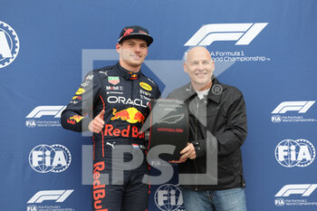 2022-06-18 - VERSTAPPEN Max (ned), Red Bull Racing RB18, portrait pole position during the Formula 1 AWS Grand Prix du Canada 2022, 9th round of the 2022 FIA Formula One World Championship, on the Circuit Gilles Villeneuve, from June 17 to 19, 2022 in Montreal, Canada - F1 - CANADIAN GRAND PRIX 2022 - FORMULA 1 - MOTORS