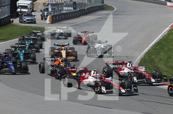 2022-06-19 - 24 ZHOU Guanyu (chi), Alfa Romeo F1 Team ORLEN C42, action 77 BOTTAS Valtteri (fin), Alfa Romeo F1 Team ORLEN C42, action during the Formula 1 AWS Grand Prix du Canada 2022, 9th round of the 2022 FIA Formula One World Championship, on the Circuit Gilles Villeneuve, from June 17 to 19, 2022 in Montreal, Canada - F1 - CANADIAN GRAND PRIX 2022 - RACE - FORMULA 1 - MOTORS