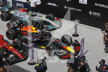 2022-06-19 - Parc Fermé: 01 VERSTAPPEN Max (nld), Red Bull Racing RB18, 55 SAINZ Carlos (spa), Scuderia Ferrari F1-75, 44 HAMILTON Lewis (gbr), Mercedes AMG F1 Team W13, during the Formula 1 AWS Grand Prix du Canada 2022, 9th round of the 2022 FIA Formula One World Championship, on the Circuit Gilles Villeneuve, from June 17 to 19, 2022 in Montreal, Canada - F1 - CANADIAN GRAND PRIX 2022 - RACE - FORMULA 1 - MOTORS