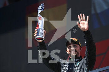 2022-06-19 - VERSTAPPEN Max (ned), Red Bull Racing RB18, portrait celebrates his victory during the Formula 1 AWS Grand Prix du Canada 2022, 9th round of the 2022 FIA Formula One World Championship, on the Circuit Gilles Villeneuve, from June 17 to 19, 2022 in Montreal, Canada - F1 - CANADIAN GRAND PRIX 2022 - RACE - FORMULA 1 - MOTORS