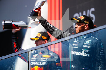 2022-06-19 - podium HAMILTON Lewis (gbr), Mercedes AMG F1 Team W13, VERSTAPPEN Max (ned), Red Bull Racing RB18, portrait during the Formula 1 AWS Grand Prix du Canada 2022, 9th round of the 2022 FIA Formula One World Championship, on the Circuit Gilles Villeneuve, from June 17 to 19, 2022 in Montreal, Canada - F1 - CANADIAN GRAND PRIX 2022 - RACE - FORMULA 1 - MOTORS