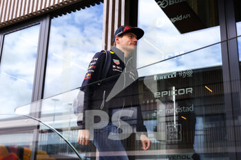 2022-07-01 - VERSTAPPEN Max (ned), Red Bull Racing RB18, portrait during the Formula 1 Lenovo British Grand Prix 2022, 10th round of the 2022 FIA Formula One World Championship, on the Silverstone Circuit, from July 1 to 3, 2022 in Silverstone, United Kingdom - F1 - BRITISH GRAND PRIX 2022 - FORMULA 1 - MOTORS
